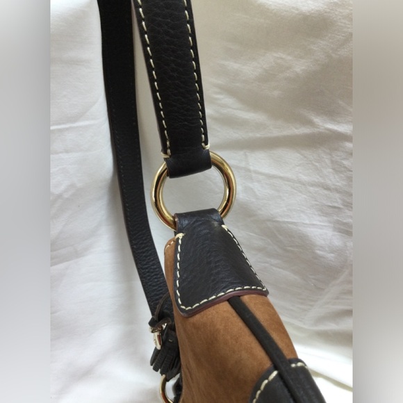 NWOT Dooney & Bourke shoulder purse. Light brown suede - Picture 7 of 16